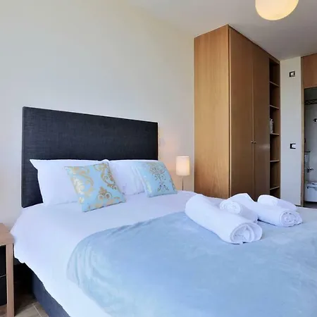 Apartment 2 Bedroom Sunny Private Both Ensuite Dublin