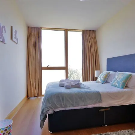 2 Bedroom Sunny Private Both Ensuite * Dublin